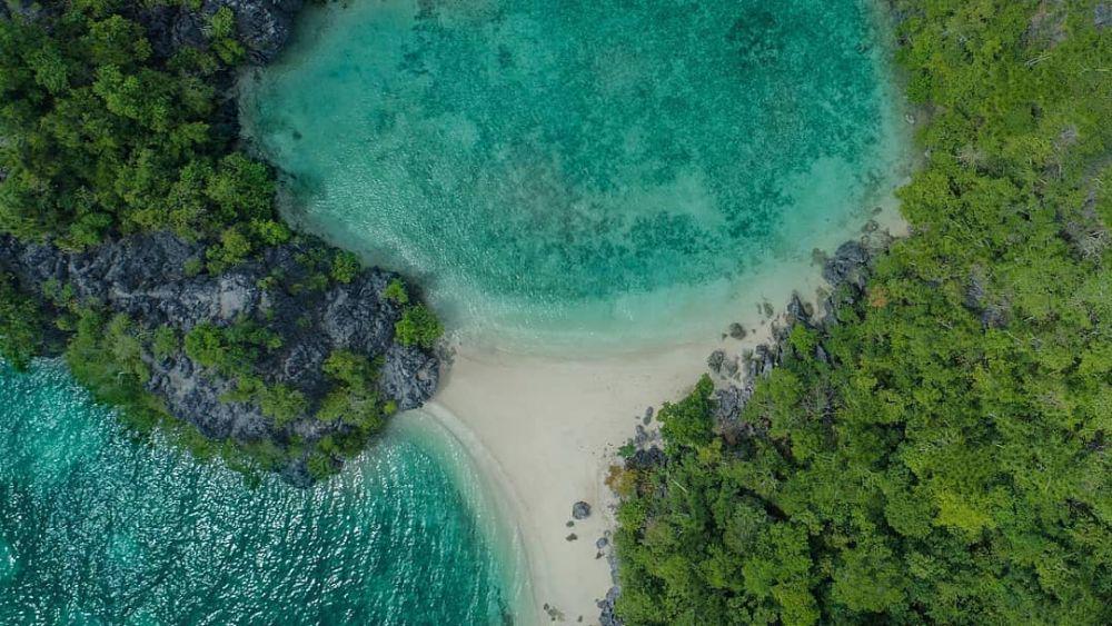 9 Keindahan Pulau Senja di Kendari yang Mirip Raja Ampat