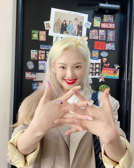 nail art member SNSD (twitter.com/SMGirls4)