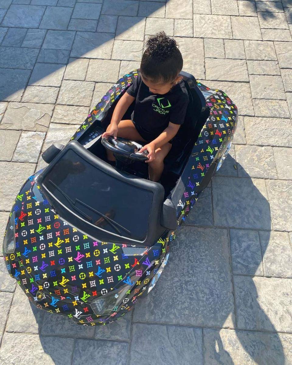 potret Stormi anak Kylie Jenner (instagram.com/kyliejenner)