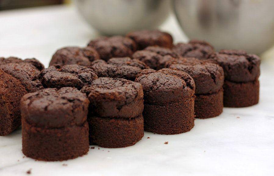 ilustrasi chocolate lava bread (unsplash.com/Toa Heftiba)