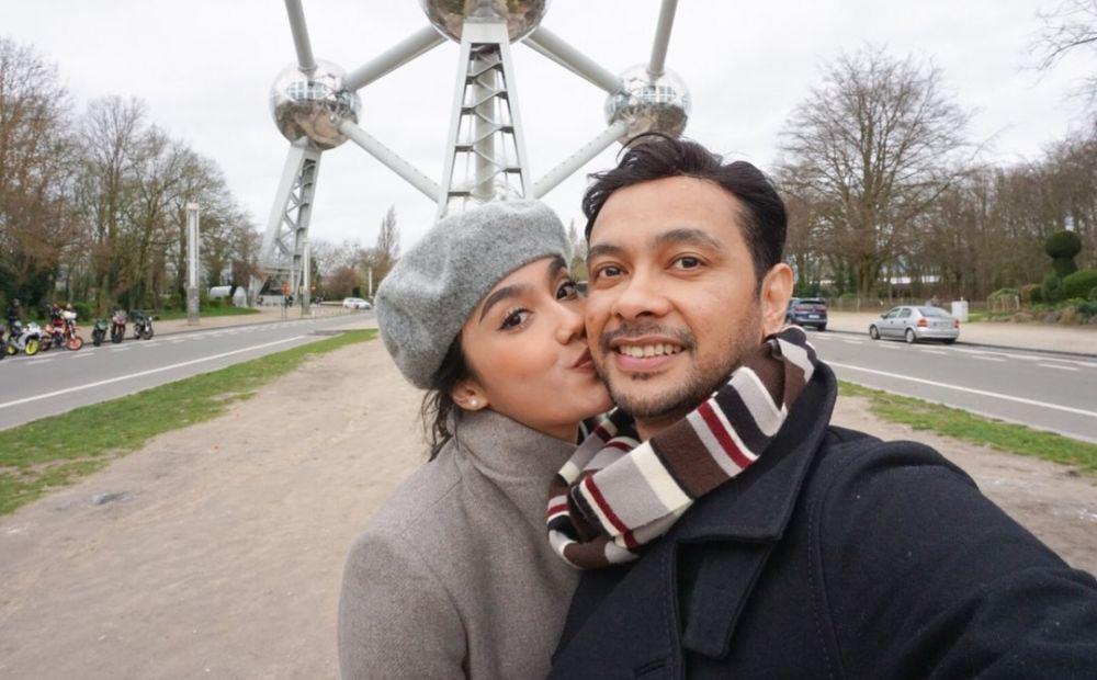9 Potret Mesra Intan Aletrino Bersama Suami Rayakan Dua Tahun Menikah
