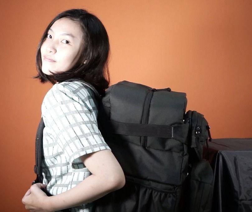 Tas Ransel Multifungsi Detachable 4 in 1 karya Mahasiswi Universitas Dinamika (Undika) Surabaya, Yulia Christine Pandary. Dok. Humas Undika Surabaya.
