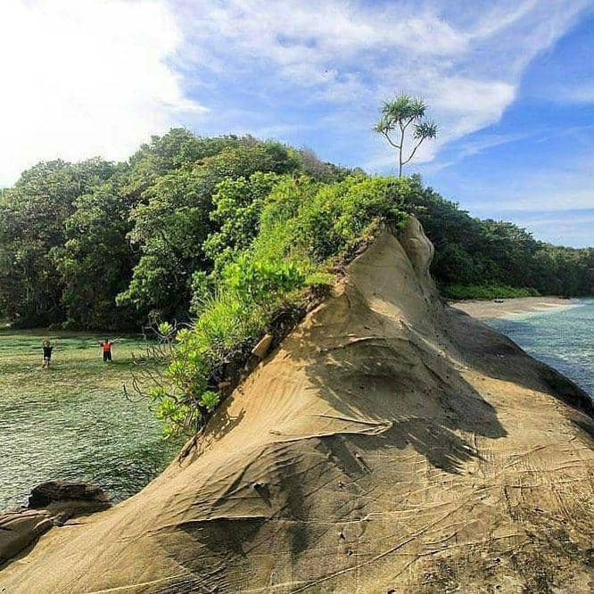 Pulau Enggano, Bengkulu (instagram.com/sinarsport_hotel)