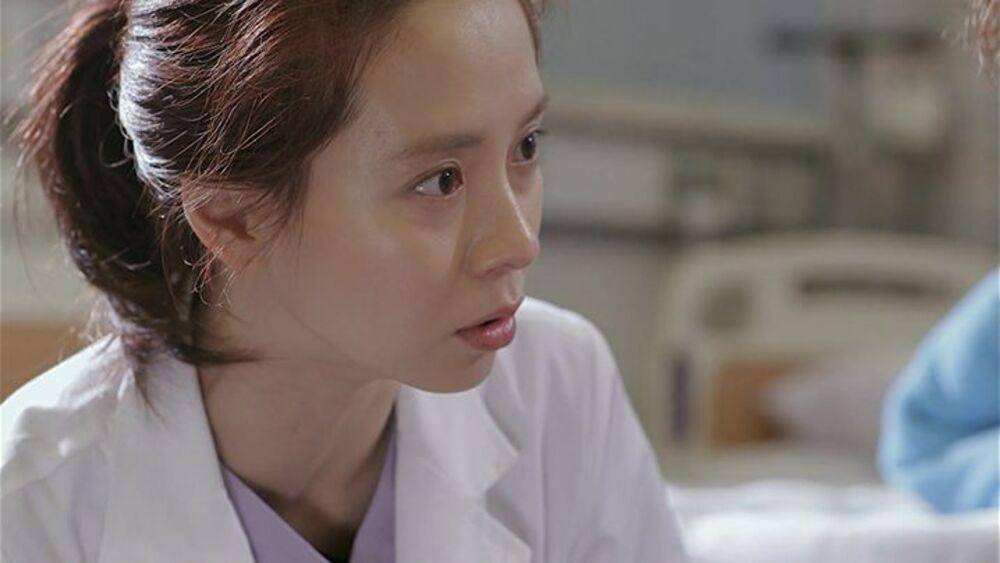 Song Ji Hyo di Emergency Couple (dok. tvN/Emergency Couple)