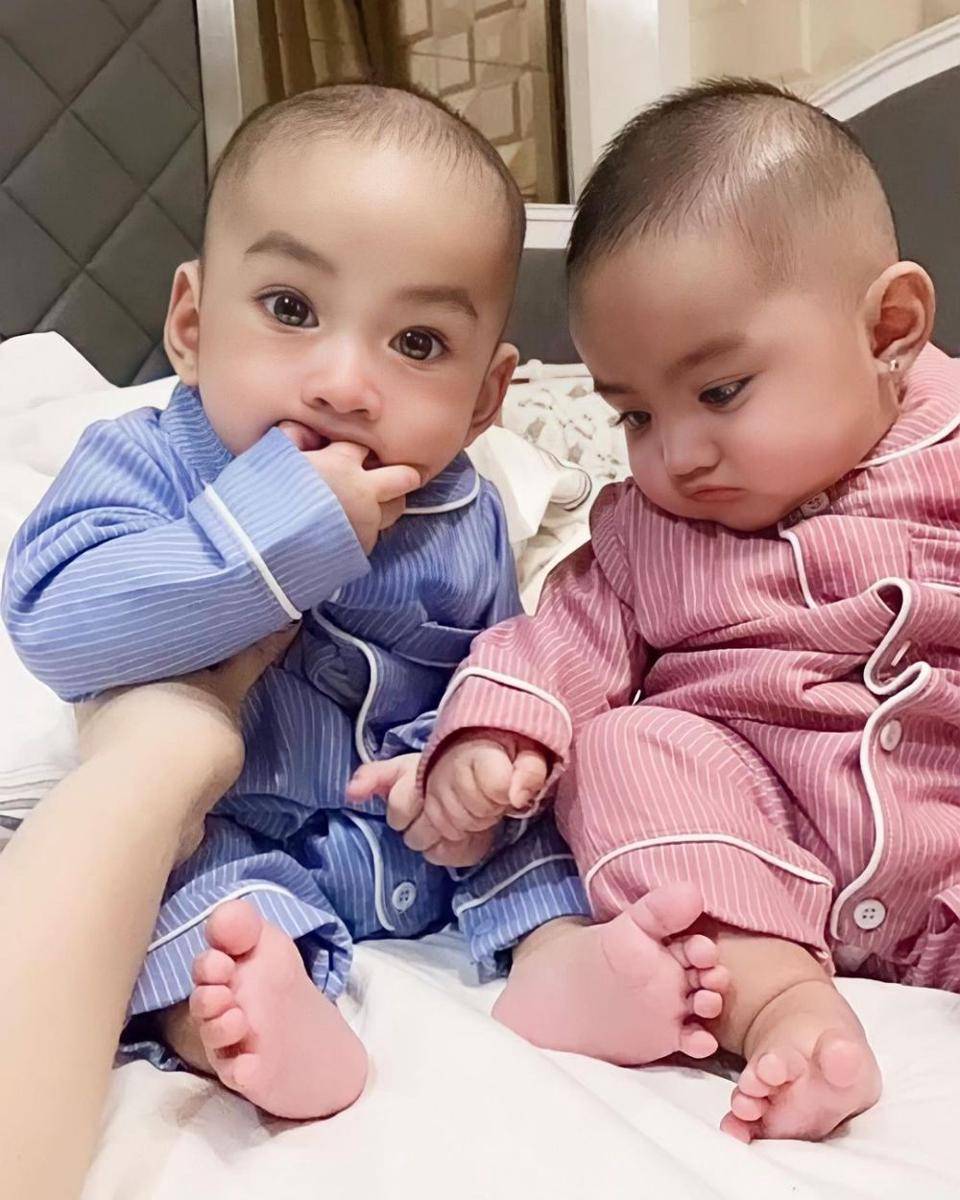 Axelle Dev dan Alexa Dev Triyoga (instagram.com/galittletwins)