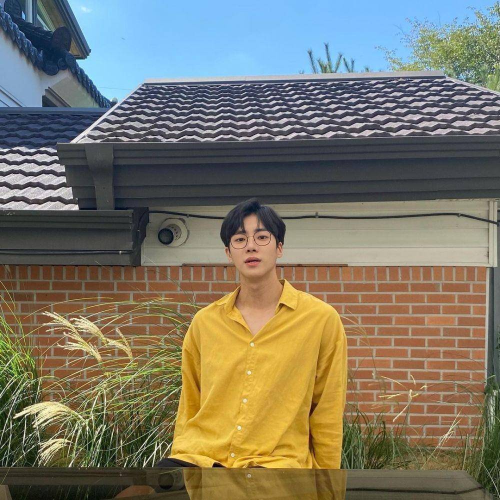 Choo Young Woo (instagram.com/cu.young)