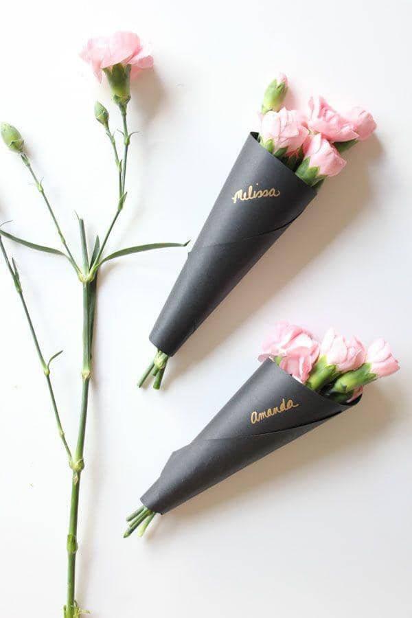 ilustrasi hadiah Valentine untuk sahabat (adiyprojects.com)