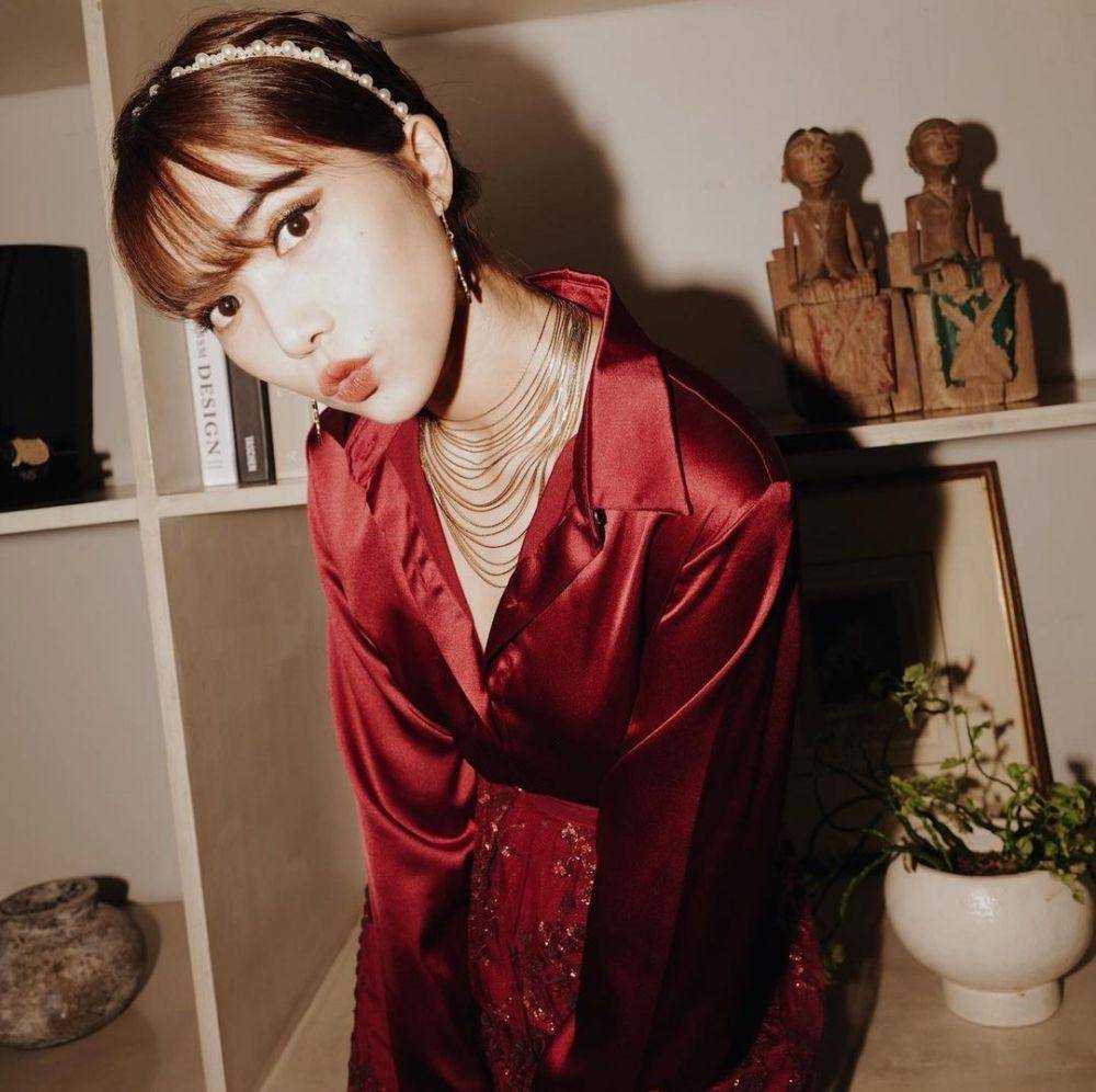 Isyana Sarasvati (instagram.com/isyanasarasvati)