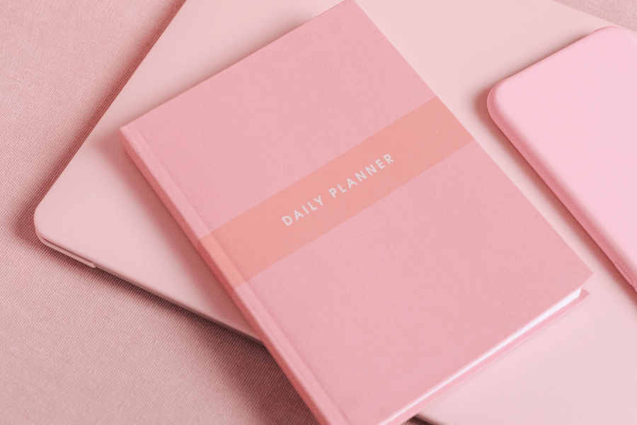 ilustrasi notebook (pexels.com/@ivan-samkov)