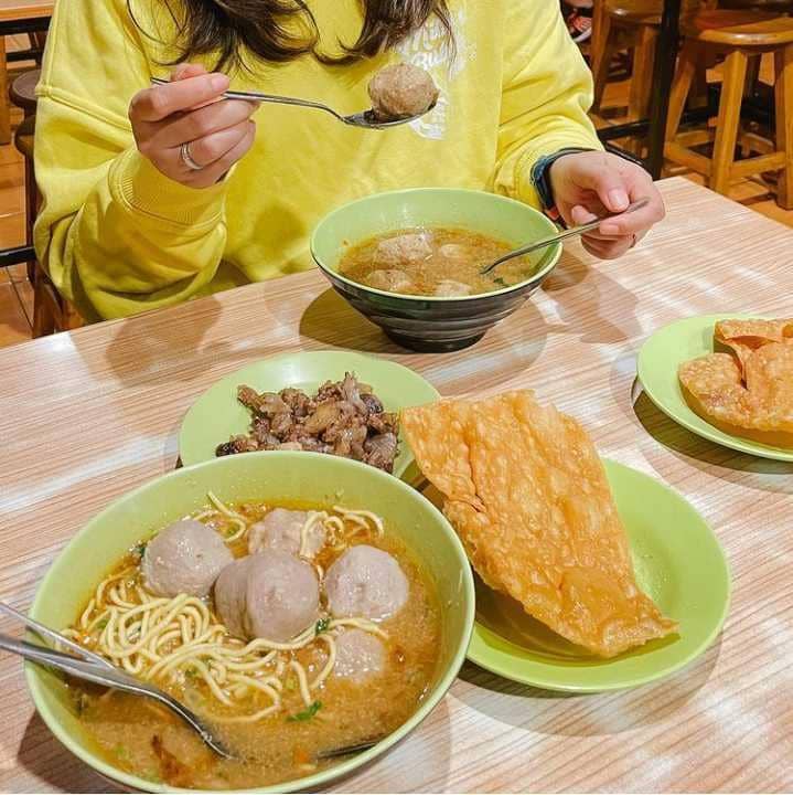 bakso solo samrat (istagram.com/chillnsunday)