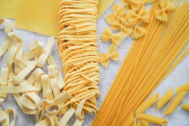 ilustrasi berbagai jenis pasta(unsplash.com/Karolina)