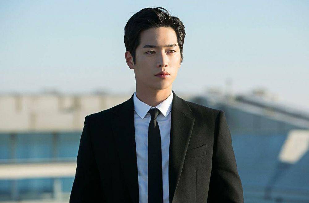 Seo Kang Joon di drama Are You Human Too? (instagram.com/fantagio_official)
