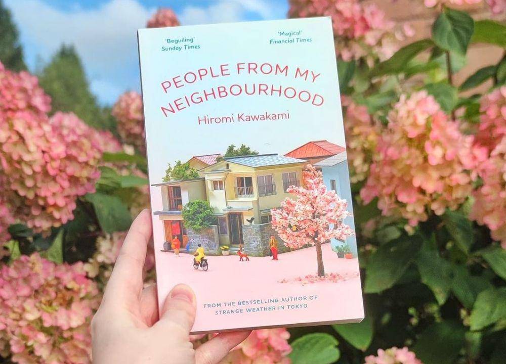 People From My Neighborhood karya Hiromi Kawakami (instagram.com/erinmaryreads)