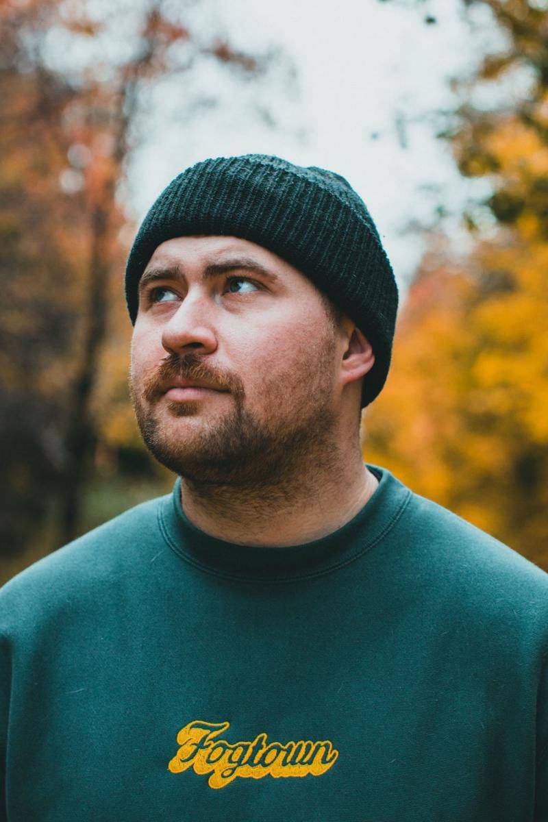 ilustrasi beanie hat (pexels.com/@theshuttervision)