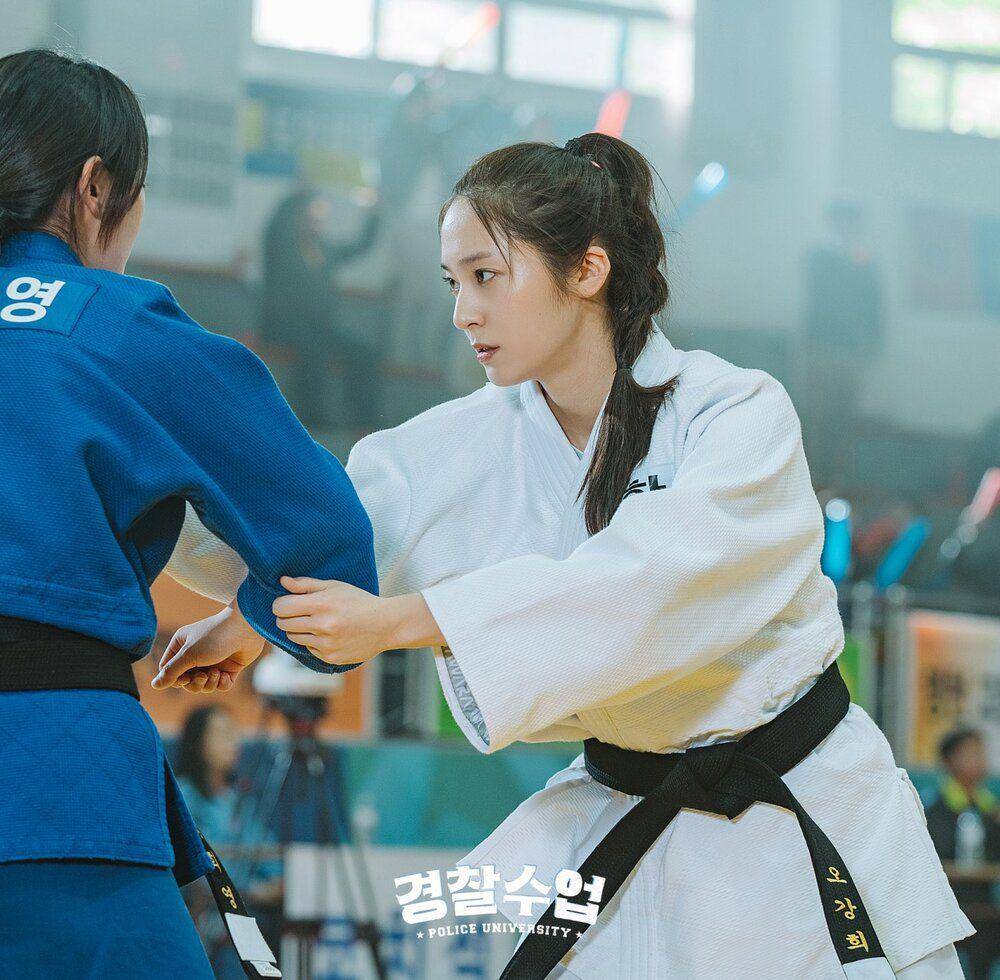 Krystal Jung di Police University (instagram.com/kbsdrama)