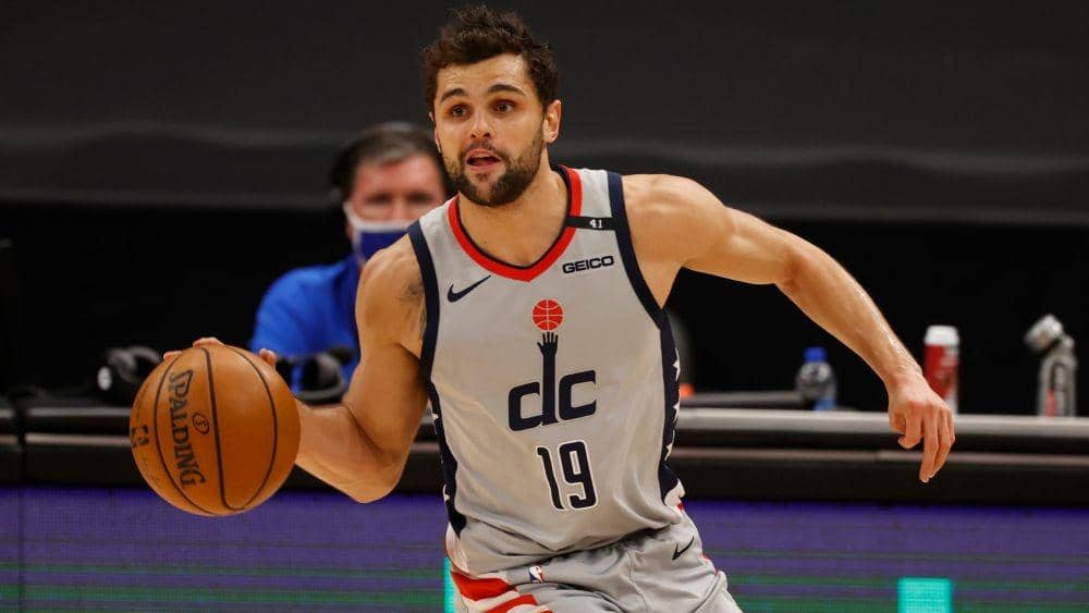 10 Potret Raul Neto, Pebasket Brasil Paling Senior di NBA Saat Ini