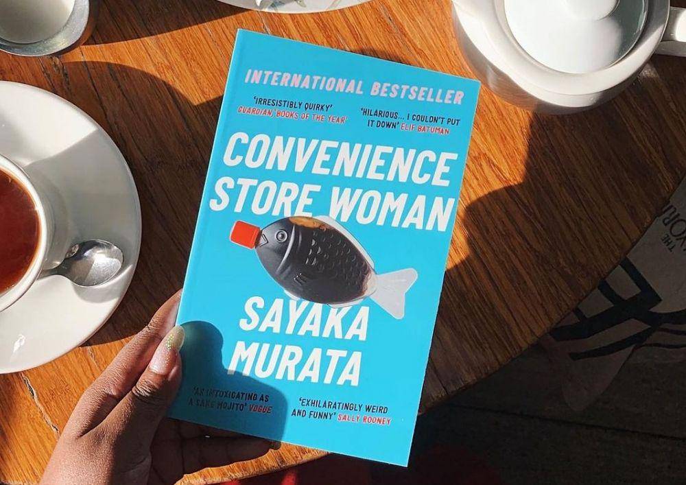 Convenience Store Woman karya Sayaka Murata (instagram.com/flowahh_)