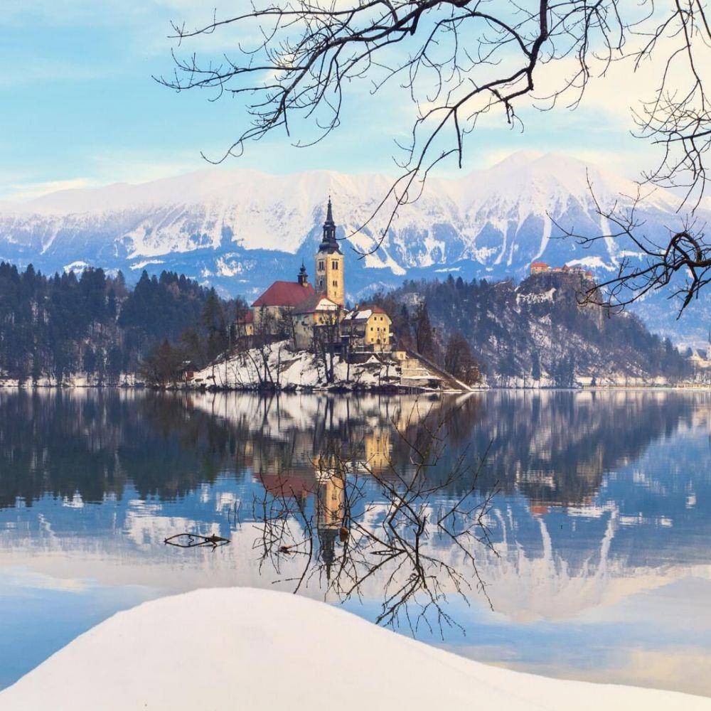 Lake Bled Castle (instagram.com/unforgettabletravelcompany)