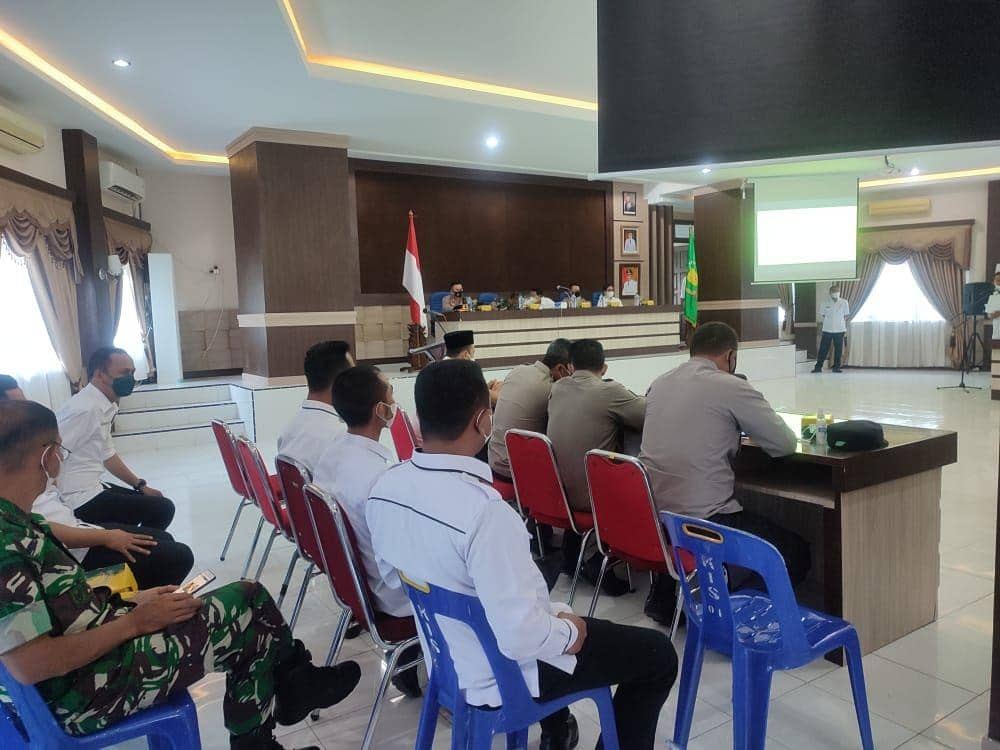 Rapat koordinasi lintas sektor yang dilakukan Pemkab Langkat, antisipasi lonjakan Covid-19 Varian Omicron (IDN Times/ istimewa)