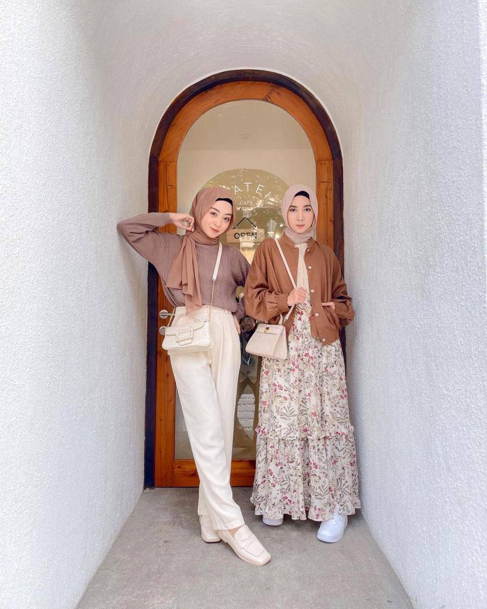 dress dan outer Richa Etika (instagram.com/richaeu)
