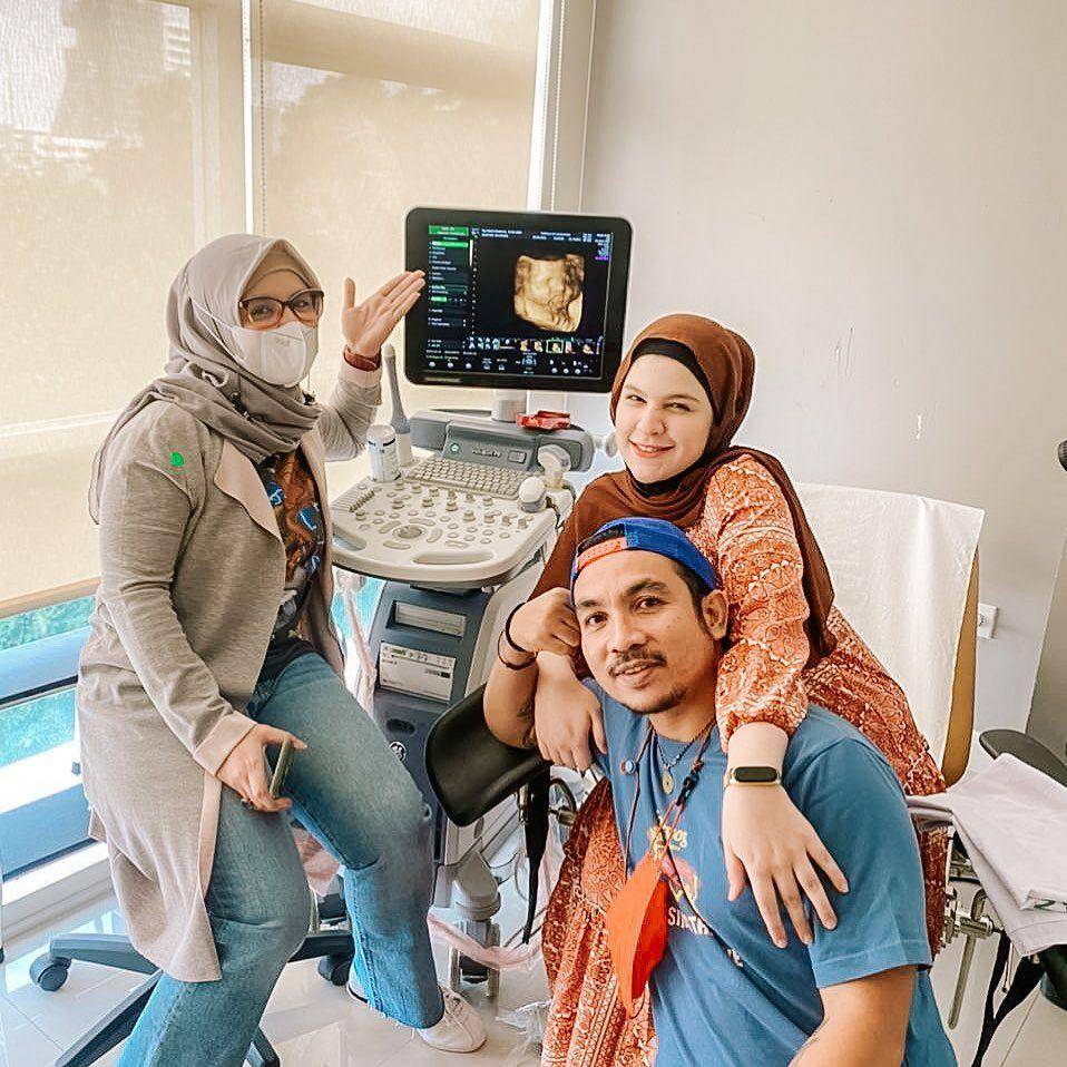 Dhila Bekti dan keluarga (instagram.com/komoricky)