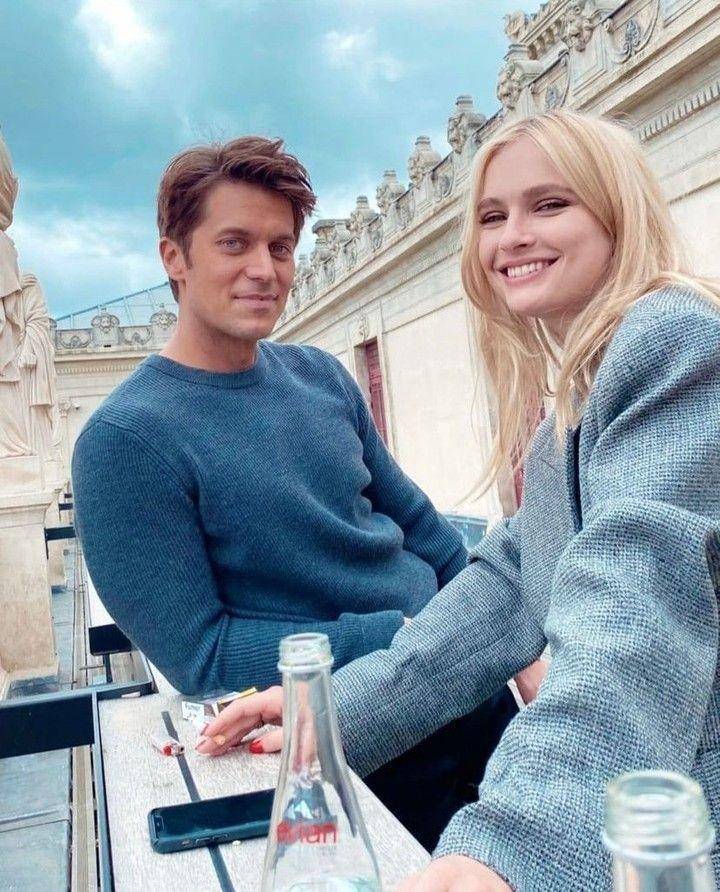Gabriel dan Camille (instagram.com/emilyinparis)