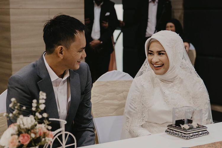 10 Pernikahan Kedua Seleb yang Diadakan Sederhana