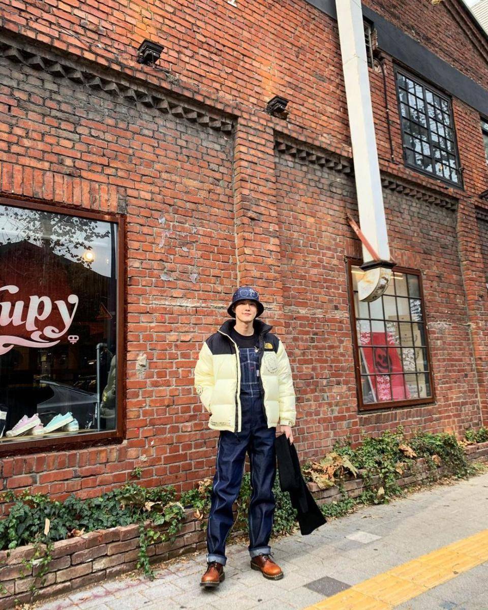Gaya busana Suho EXO (instagram.com/kimjuncotton)