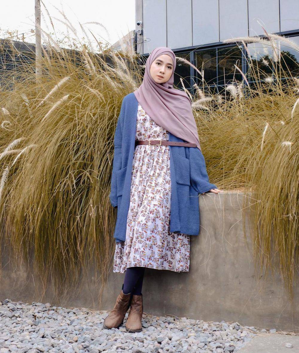 dress dan outer Richa Etika (instagram.com/richaeu)