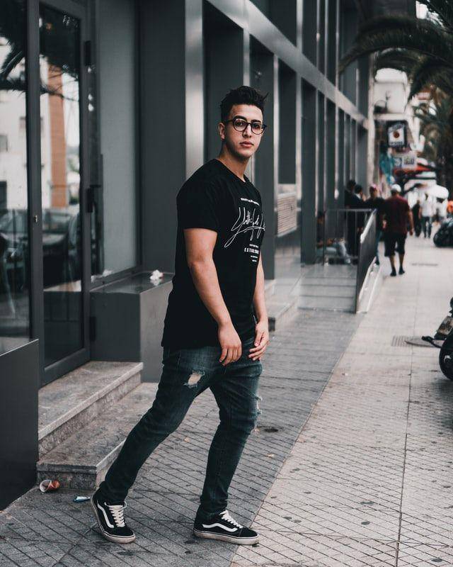 ilustrasi outfit street style (unsplash.com/Creaslim)