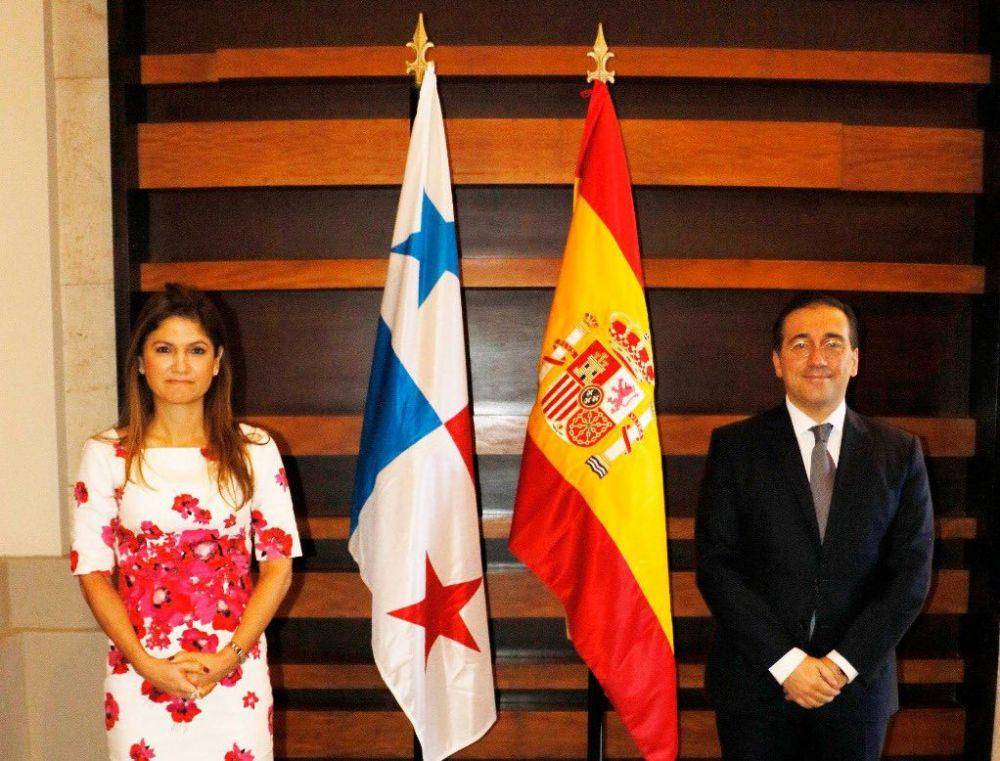 Menlu Spanyol, Jose Manuel Albares dan Menlu Panama, Erika Mouynes. (twitter.com/jmalbares)