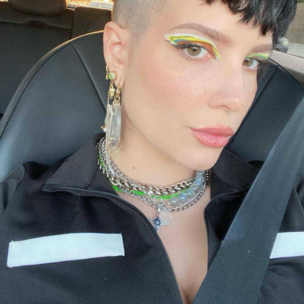 riasan mata ala Halsey (instagram.com/iamhalsey)