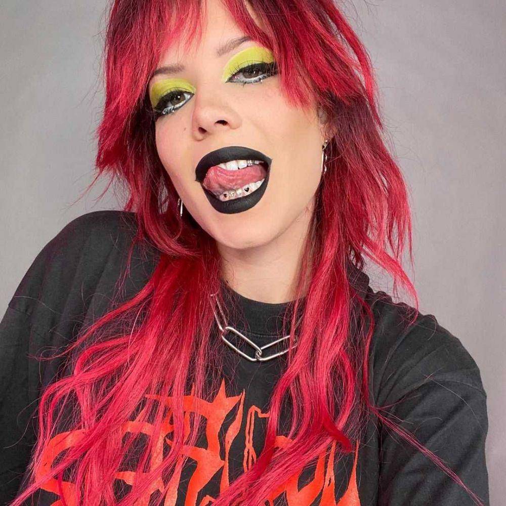 riasan mata ala Halsey (instagram.com/iamhalsey)