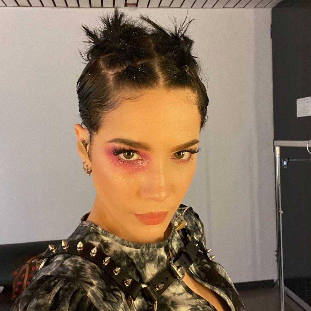 riasan mata ala Halsey (instagram.com/iamhalsey)