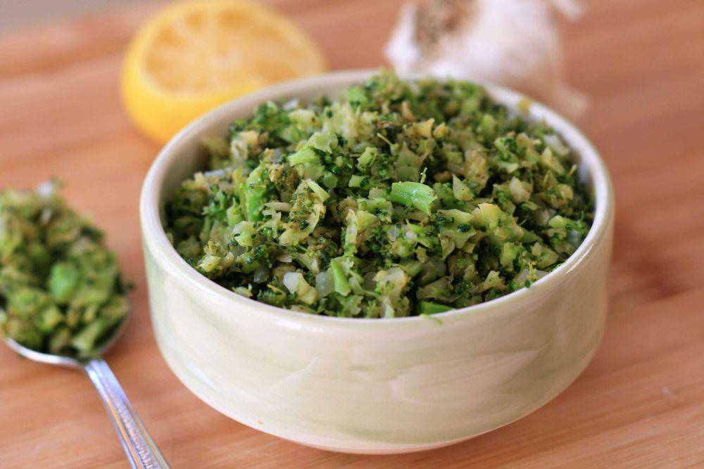 ilustrasi broccoli rice kukus (allrecipes.com)