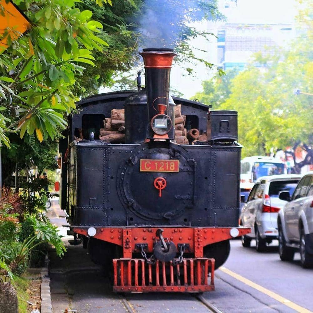 Jalur rel KA di Jalan Slamet Riyadi, Solo. Dok/PT KAI Daops VI