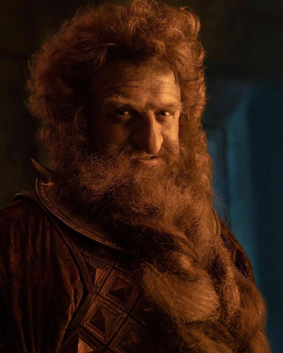 Owain Arthur sebagai Prince Durin IV dalam The Rings of Power (dok. Amazon Studios/The Rings of Power)