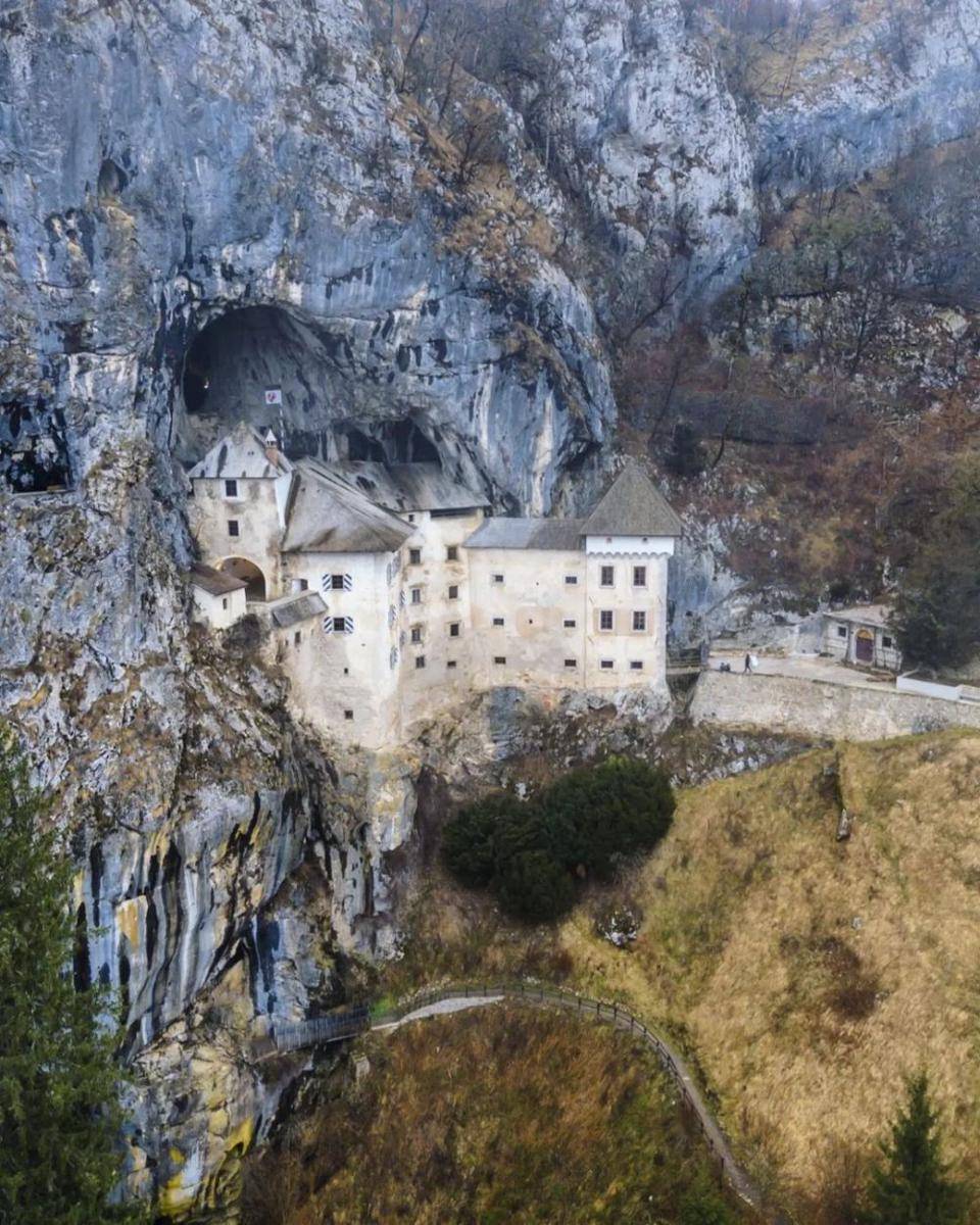Predjama Castle (instagram.com/loveslovenia)