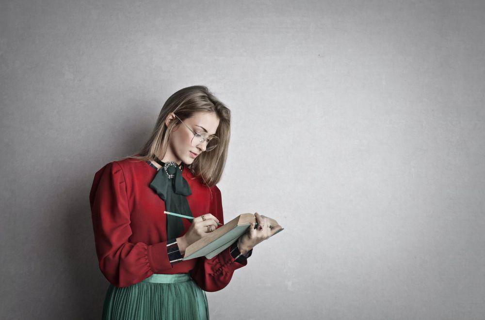 ilustrasi orang pintar (pexels.com/@olly)