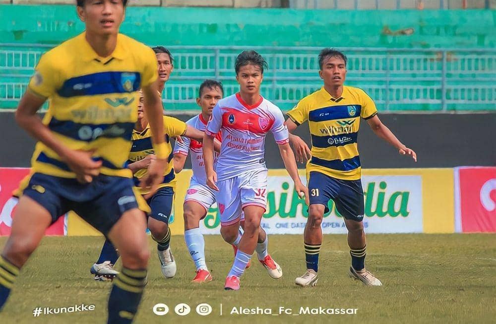 Salah satu momen laga pertama Grup I Babak 64 Besar Putaran Nasional Liga 3 2021/22 antara Alesha FC Makassar kontra Gresik United di Stadion Gelora Joko Samudro Gresik, 6 Februari 2022. (Instagram.com/alesha_fc_makassar)