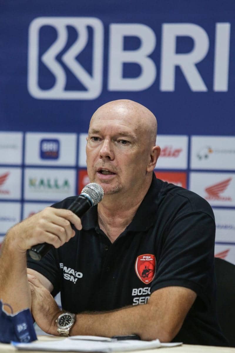 Pelatih kepala PSM Makassar Joop Gall berbicara dalam sesi jumpa pers virtual jelang laga pekan ke-24 BRI Liga 1 2021/22, Kamis 10 Februari 2022. (Dok. MO PSM Makassar)