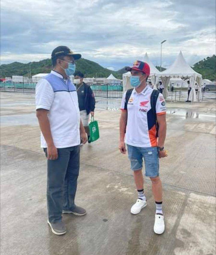 Gubernur NTB Dr. H Zulkieflimansyah ngobrol bareng Marc Marquez di Mandalika/dok. Gubernur NTB