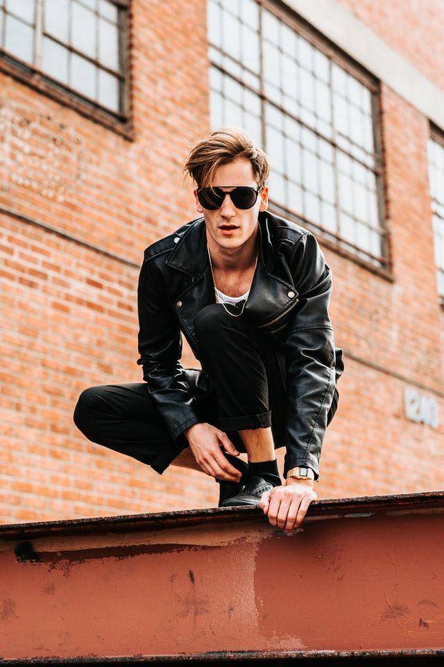 ilustrasi outfit street style (unsplash.com/TylerNix)