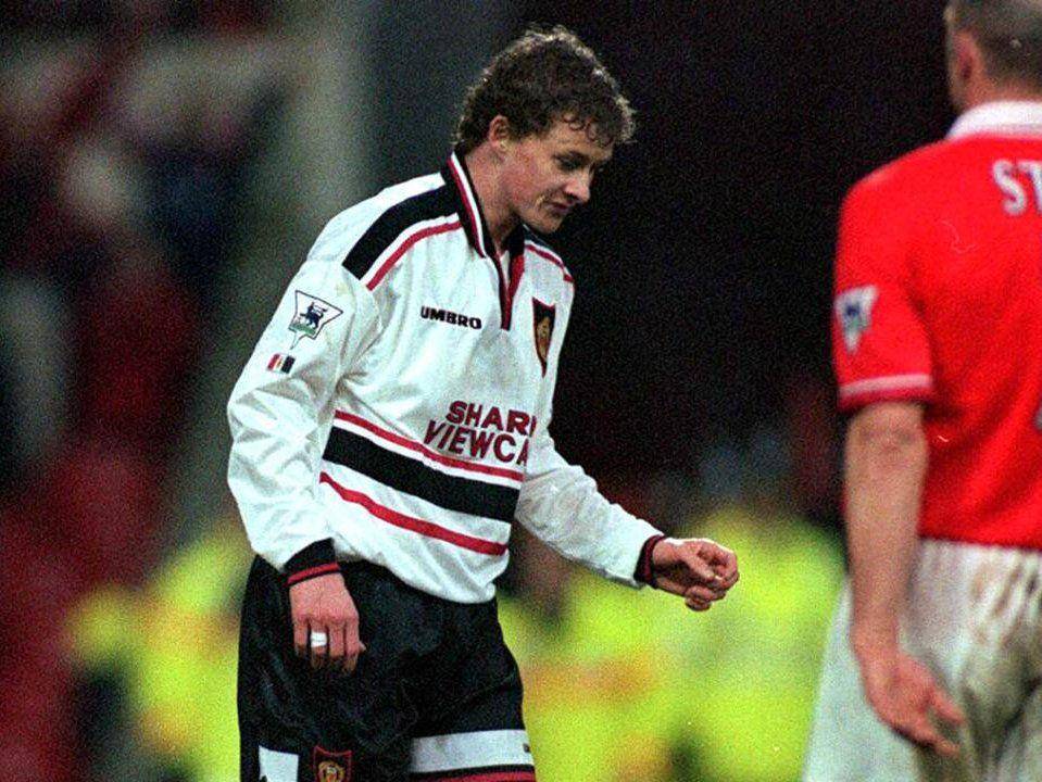 Ole Gunnar Solskjaer mencetak empat gol ke gawang Nottingham Forest pada 1998/1999. (premierleague.com)