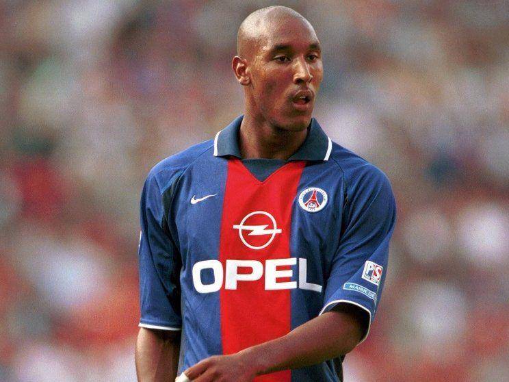 Nicolas Anelka berseragam Paris Saint-Germain (transfermarkt.com)