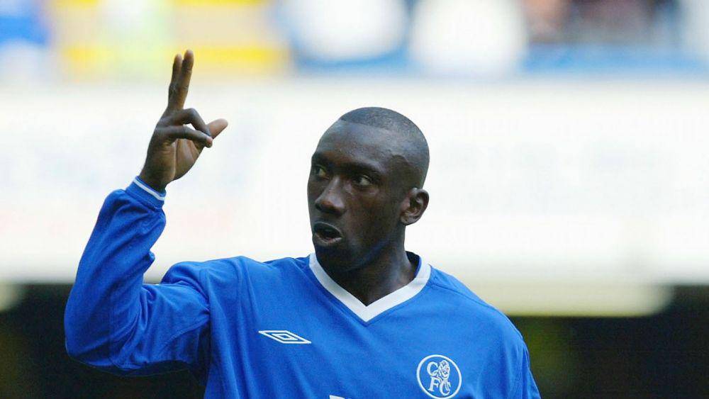 Jimmy Floyd Hasselbaink saat membela Chelsea di Premier League 2003/2004. (skysports.com)