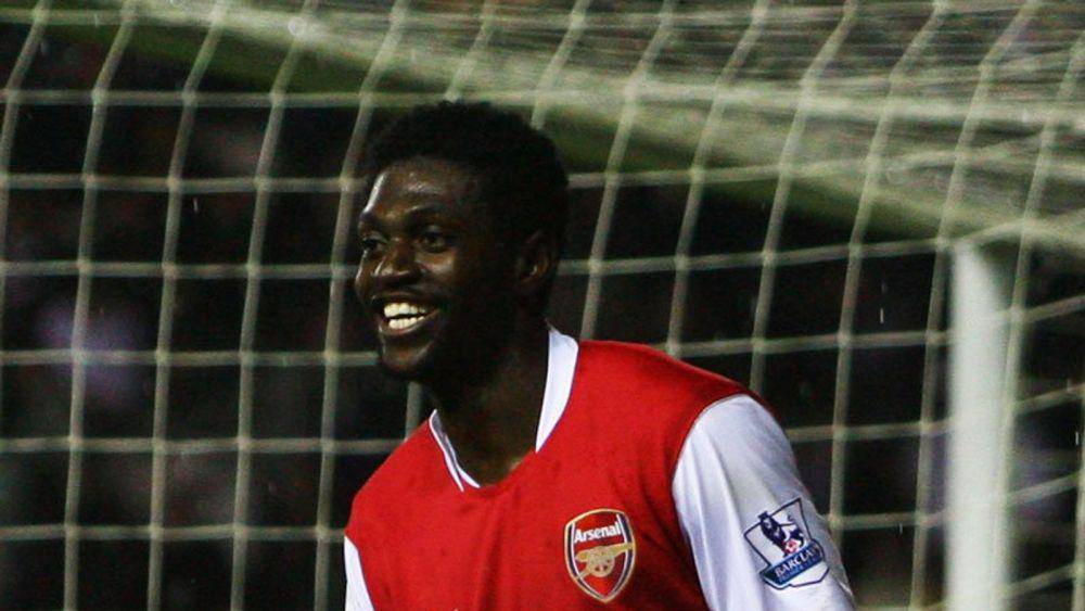 Emmanuel Adebayor merayakan gol ke gawang Derby County pada 2007/2008. (skysports.com)