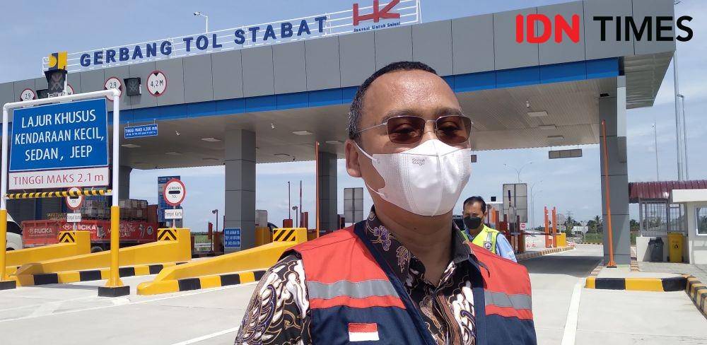 Branch Manager Tol Binjai-Stabat Hery Prasetyo, saat memberikan keterangan pengoprasian jalan Tol Binjai Stabat (IDN Times/ Bambang Suhandoko)
