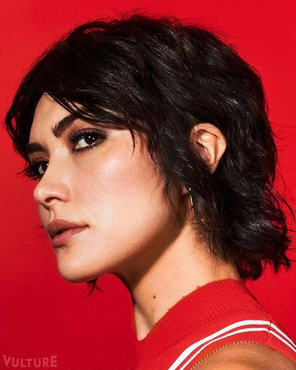 Daniella Pineda (instagram.com/notdaniellapineda)