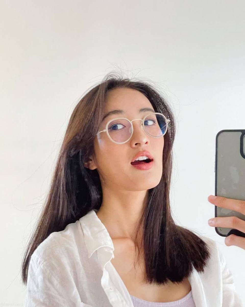 Eye Kamolned (instagram.com/kamolned)